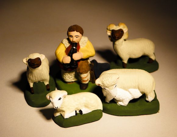 Berger à la musette en 7 cm et 4 moutons