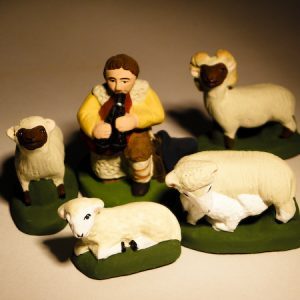 Berger à la musette en 7 cm et 4 moutons