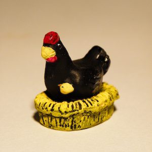 Poule noire pour santons de 9 cm