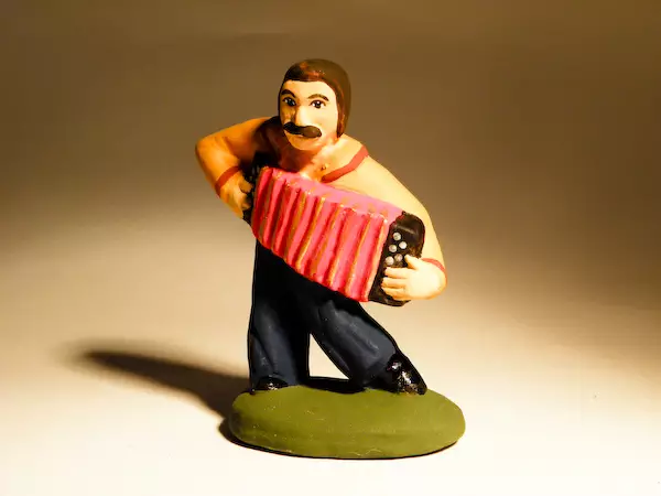 Gitan à l'accordéon en 7 cm