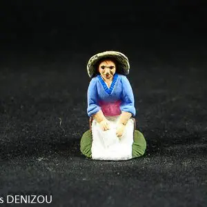 Lavandière à Genoux en 4 cm