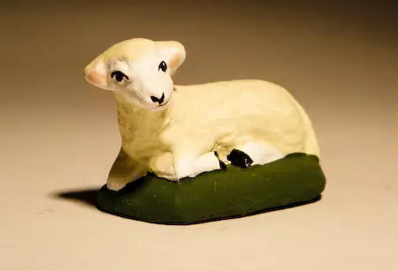 Mouton Couché Blanc pour santons de 7 cm