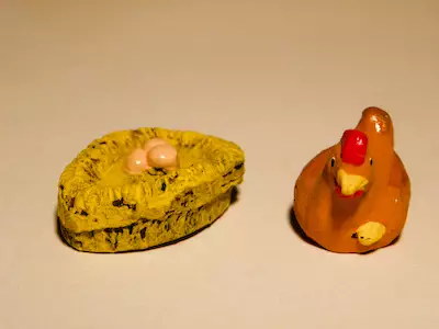 Poule rousse pour santons de 9 cm